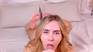 Unleashing Desire with Amateur Cams Camgirl Victoria Paradise: Masturbation Fun with a Click-Operated Vibrator